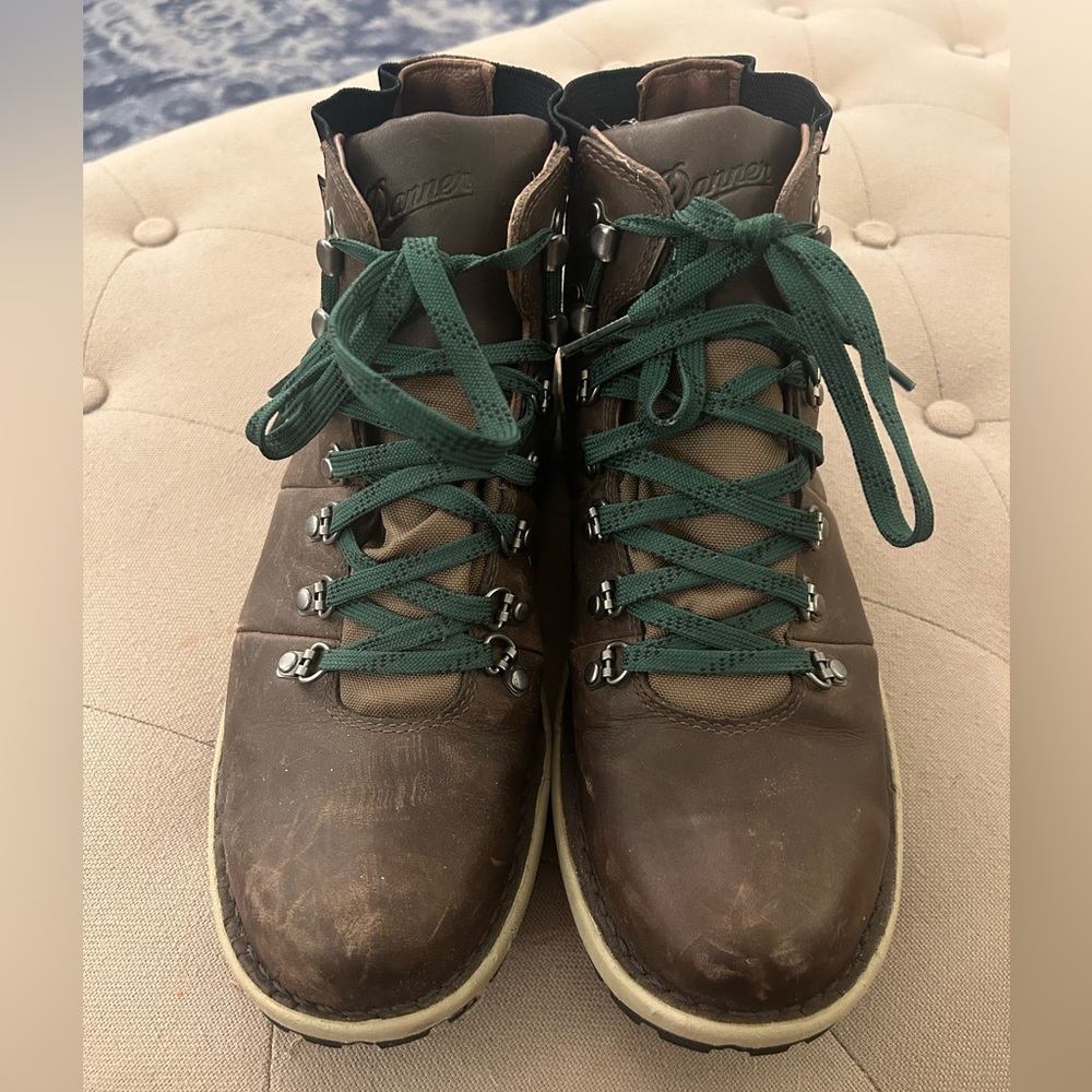 Danner Vertigo 917 Brown waterproof boots size 9.5